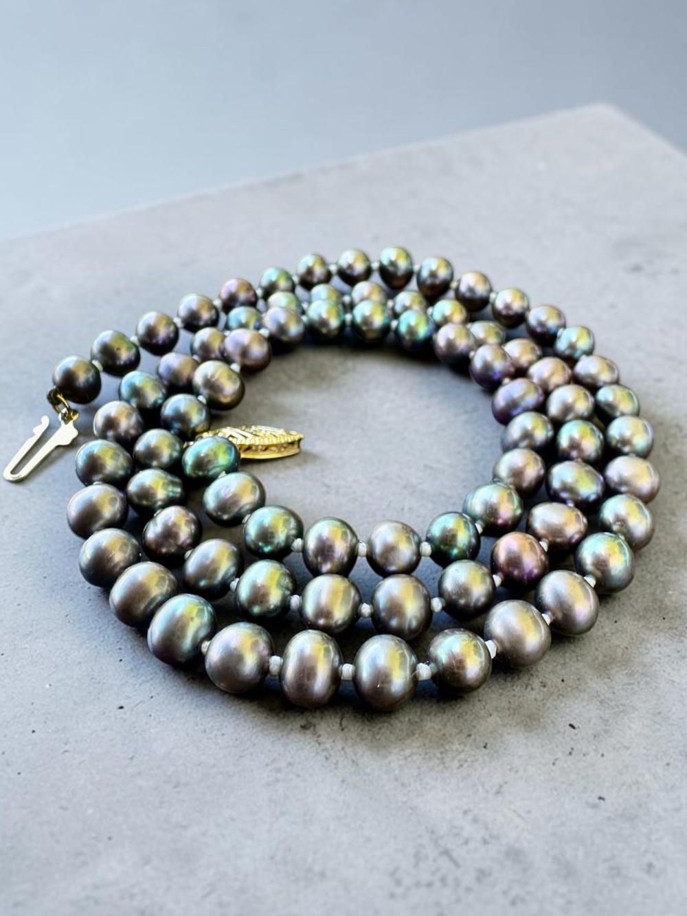 14K Yellow Gold Genuine Black Peacock Cultured Pearl Strand Necklace, 17 Inches